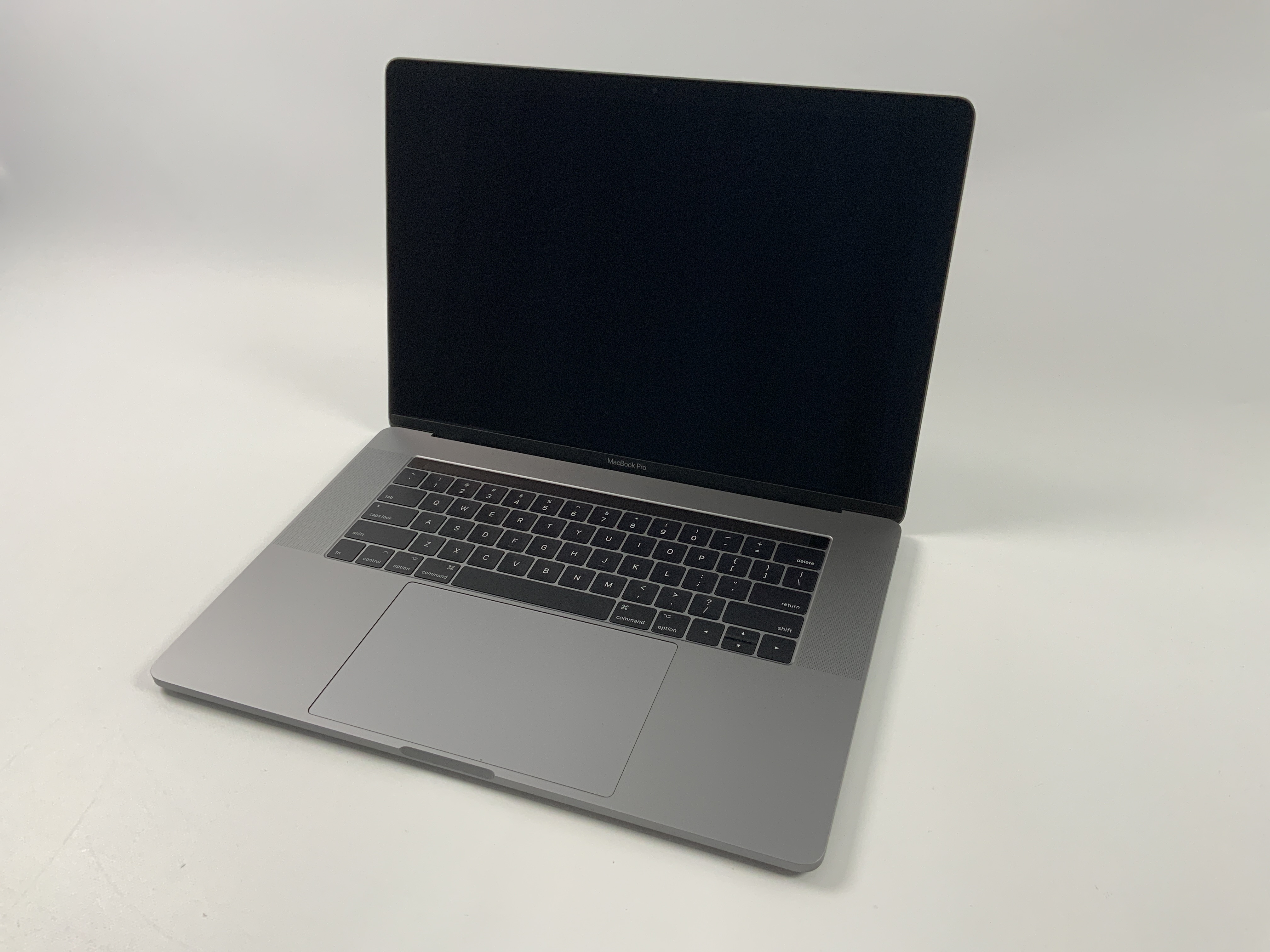 MacBook Pro 15" Touch Bar Mid 2017 (Intel Quad-Core i7 2.8 GHz 16 GB RAM 512 GB SSD), Space Gray, Intel Quad-Core i7 2.8 GHz, 16 GB RAM, 512 GB SSD, Kuva 1